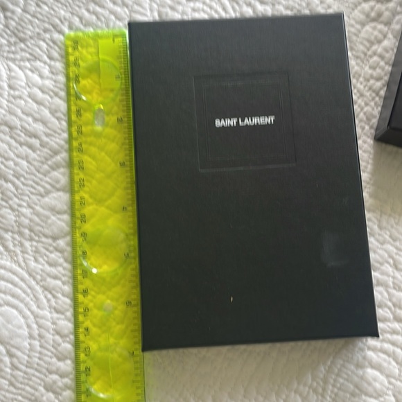 Boxes, packaging -YSL and Lagos - Picture 6 of 6